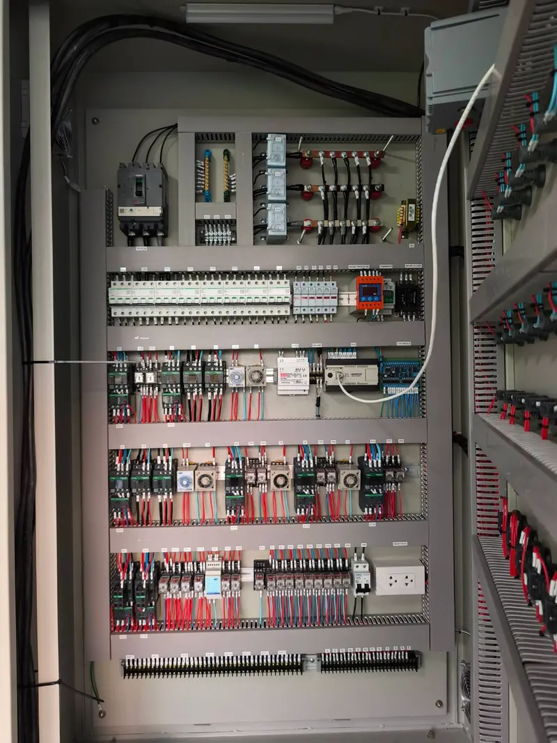 ตู้ควบคุมมอเตอร์ พร้อมโปรแกรม PLC และ Power meter